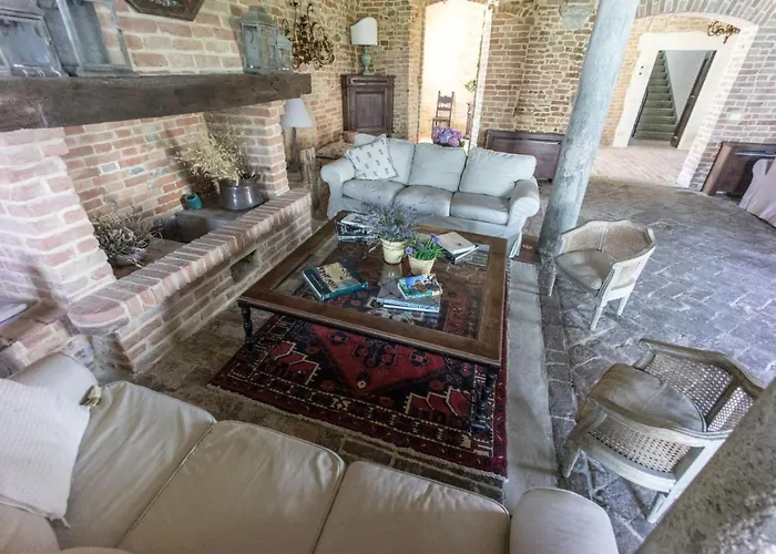 Ca De Poi - Tabiano Castle Country 萨尔索马焦雷泰尔梅